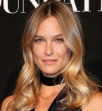 Бар Рафаэли поделилась страстным фото с любимым