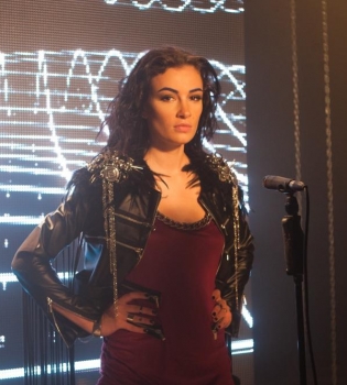 Анастасия Приходько на съемках нового клипа