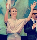 Беременная Оксана Акиньшина продемонстрировала округлившийся живот