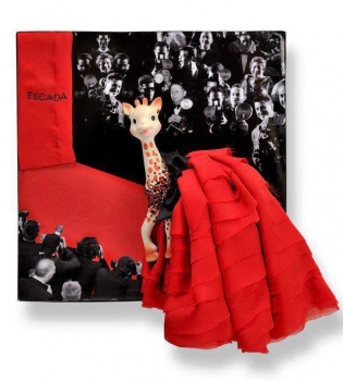 Жирафе Софи 55 лет