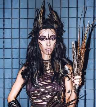 Прима-балерина Екатерина Кухар поразила макияжем в стиле voodoo