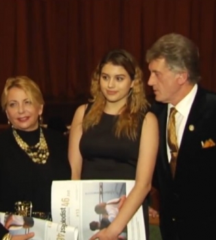 Виктор Ющенко вышел в свет с младшей дочерью