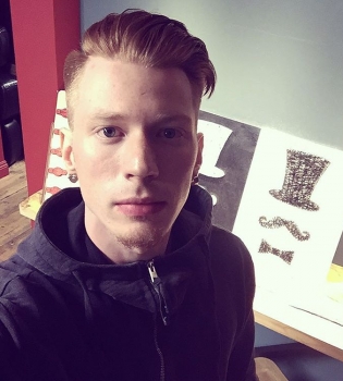 Алла Пугачева подарила внуку шикарный особняк