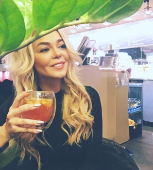 Алина Гросу провела романтический ужин вместе с сыном Олега Газманова