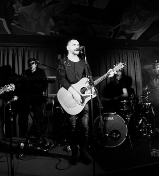 Группа СКАЙ отметила 15-летие на вечеринке для своих