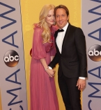 Николь Кидман заобнимала мужа на красной дорожке