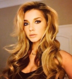 Миша Романова опровергла беременность жаркими танцами живота