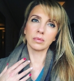 47-летняя Светлана Бондарчук показала подтянутую фигуру в крошечном бикини