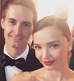 Время для вечеринки: Миранда Керр и Эван Шпигель отпраздновали помолвку