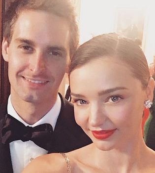 Время для вечеринки: Миранда Керр и Эван Шпигель отпраздновали помолвку