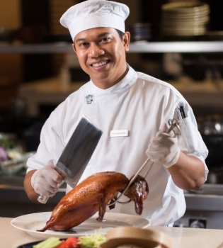 утка по-пекински в дуэте с вином