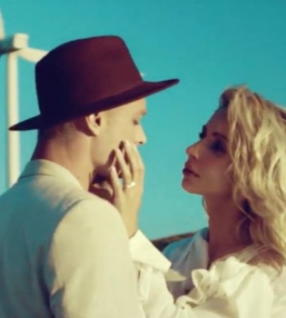 Loboda сняла клип в пустыне