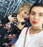 Анна Седокова спела в дуэте со своей 5-летнйе дочкой Моникой