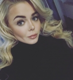 Как бизнес-леди: Алина Гросу удивила новым стилем