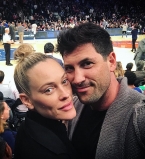 Беременная жена Максима Чмерковского показала большой живот