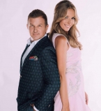 Беременная Катя Осадчая и Юрий Горбунов насладись выходными в лесу