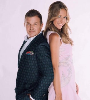 Беременная Катя Осадчая и Юрий Горбунов насладись выходными в лесу