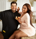 Брат Ким Кардашьян показал новорожденную дочь