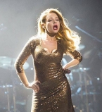 Тина Кароль в золотом платье Marc Jacobs