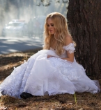 Alyosha в новом клипе