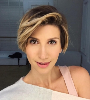 Анита Луценко показала свою крошечную дочь