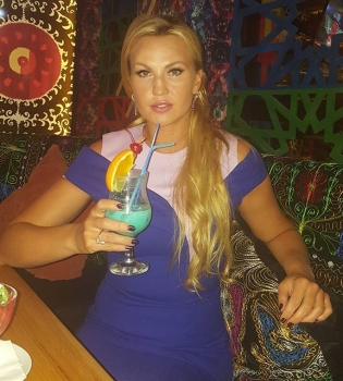 39-летняя Камалия показал фигуру в купальнике