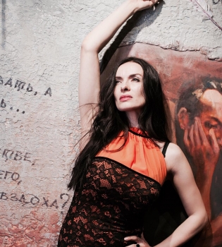 Сексапильная Надежда Мейхер показала, как выглядела в 15 лет