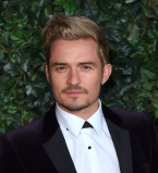 Привет, блондин: Орландо Блум удивил поклонников новой прической