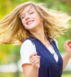 Девочка выросла: звезда "Папиных дочек" Лиза Арзамасова показала фигуру в купальнике