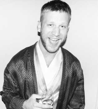 Иван Дорн в Америке отрастил длинную бороду