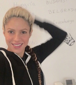 Шакира отменила концерты из-за болезни младшего сына