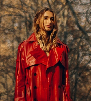 Татьяна Решетняк в новом клипе