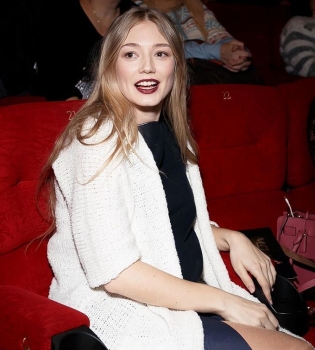 Беременная Оксана Акиньшина рассказала о самом лучшем мужчине: &quot;Он сильно мня любит и целует при каждой встрече&quot;