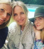 Дрю Бэрримор, Камерон Диаз и Гвинет Пэлтроу удивили неожиданным фото