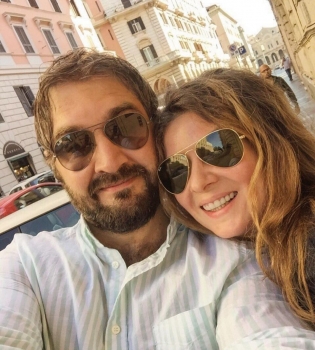 Жанна Бадоева с мужем празднует годовщину свадьбы