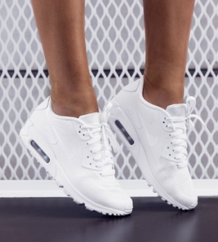 Выбираем женские кроссовки