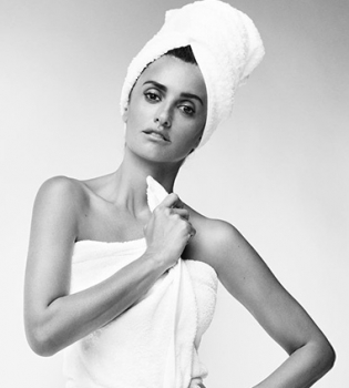 Пенелопа Крус снялась в соблазнительном фотопроекте Марио Тестино