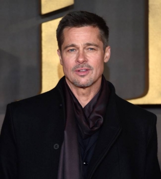 Брэд Питт не сможет отпраздновать День благодарения с детьми