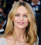 Ванесса Паради влюбилась: первое фото актрисы с новым мужчиной