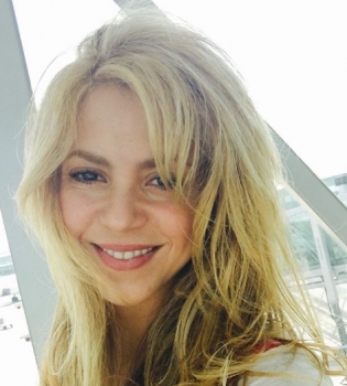 Счастливы вместе: Шакира опубликовала селфи с любимым мужем Жераром Пике