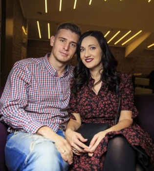 Соломия Витвицкая с мужем на премьере британской трагикомедии &quot;Горит, горит, горит&quot;