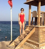 Молодая мама Анита Луценко показала сногсшибательный пресс на отдыхе в Египте