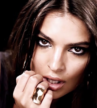 Эмили Ратаковски, Кендалл Дженнер, Даутцен Крус: сексуальные супермодели снялись в откровенном ролике