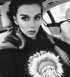 Из домашнего архива: Анна Седокова показала старое фото с крошечными дочками