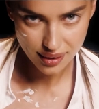 Беременная Ирина Шейк в нижнем белье снялась в пикантном видео