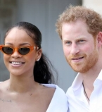 Сеть взорвали совместные фото принца Гарри и Рианны