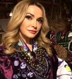 50-летняя Ольга Сумская поделилась постельным фото без макияжа