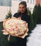 Анна Седокова с цветами