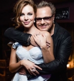 Зимние прогулки: Владимир Преснякова и Наталья Подольская прокатились с сыном на санях