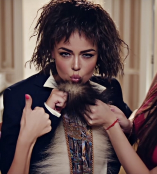 Алина Гросу в новом клипе